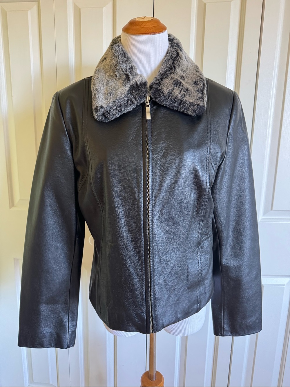 BEYOND SPORT California Women Black Leather Jacket L NWOT